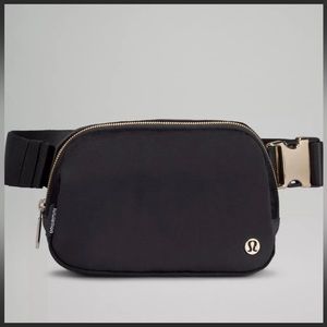 New never been used velvet belt bag